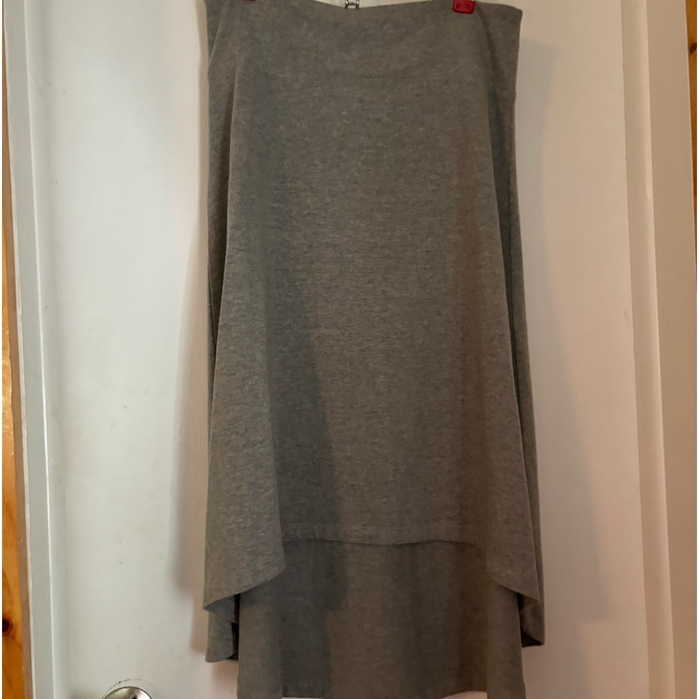Grey hi-low skirt. Lower in front and longer in the back.